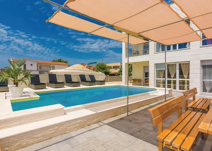 One-Bedroom Apartment in Vir * Vir