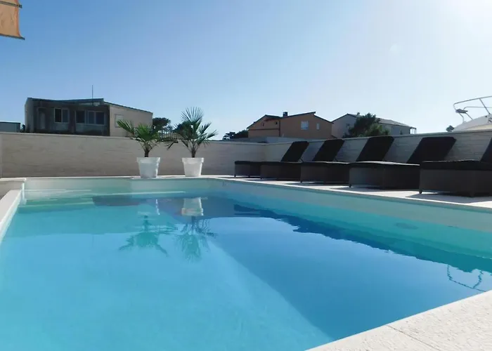 One-Bedroom Apartment In Vir